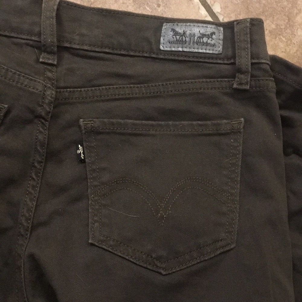 Levi’s - Picture 3 of 3